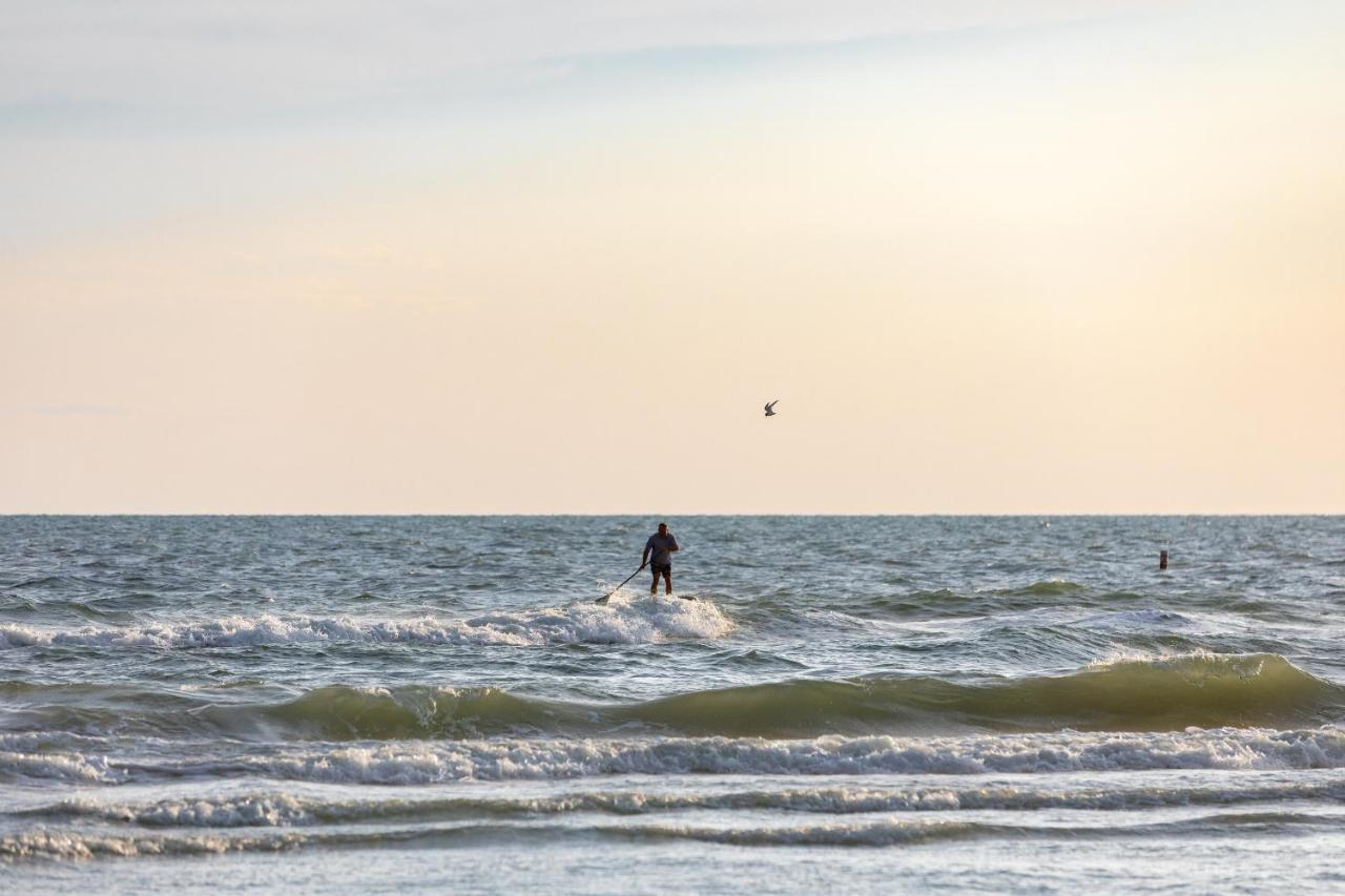 Grand Shores West Редингтън Шорс Екстериор снимка