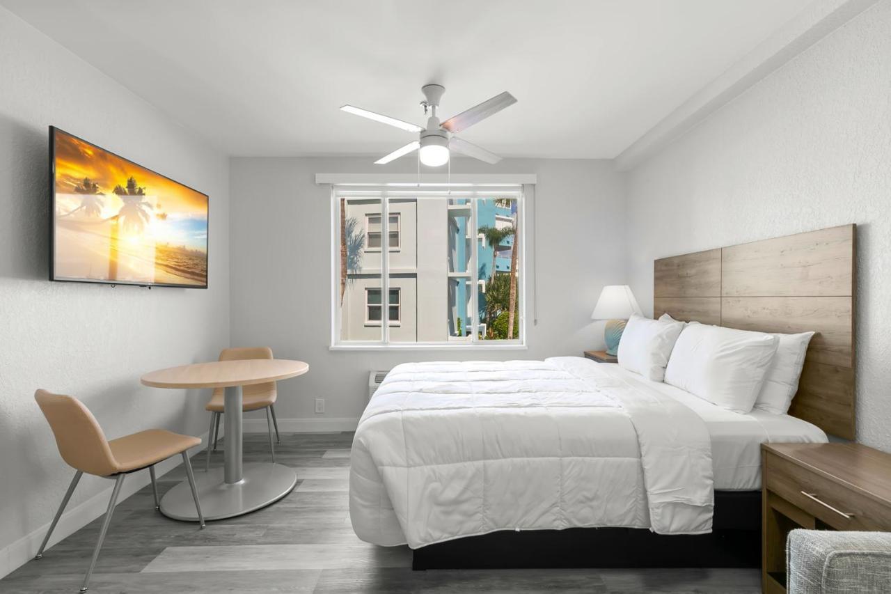 Grand Shores West Редингтън Шорс Екстериор снимка