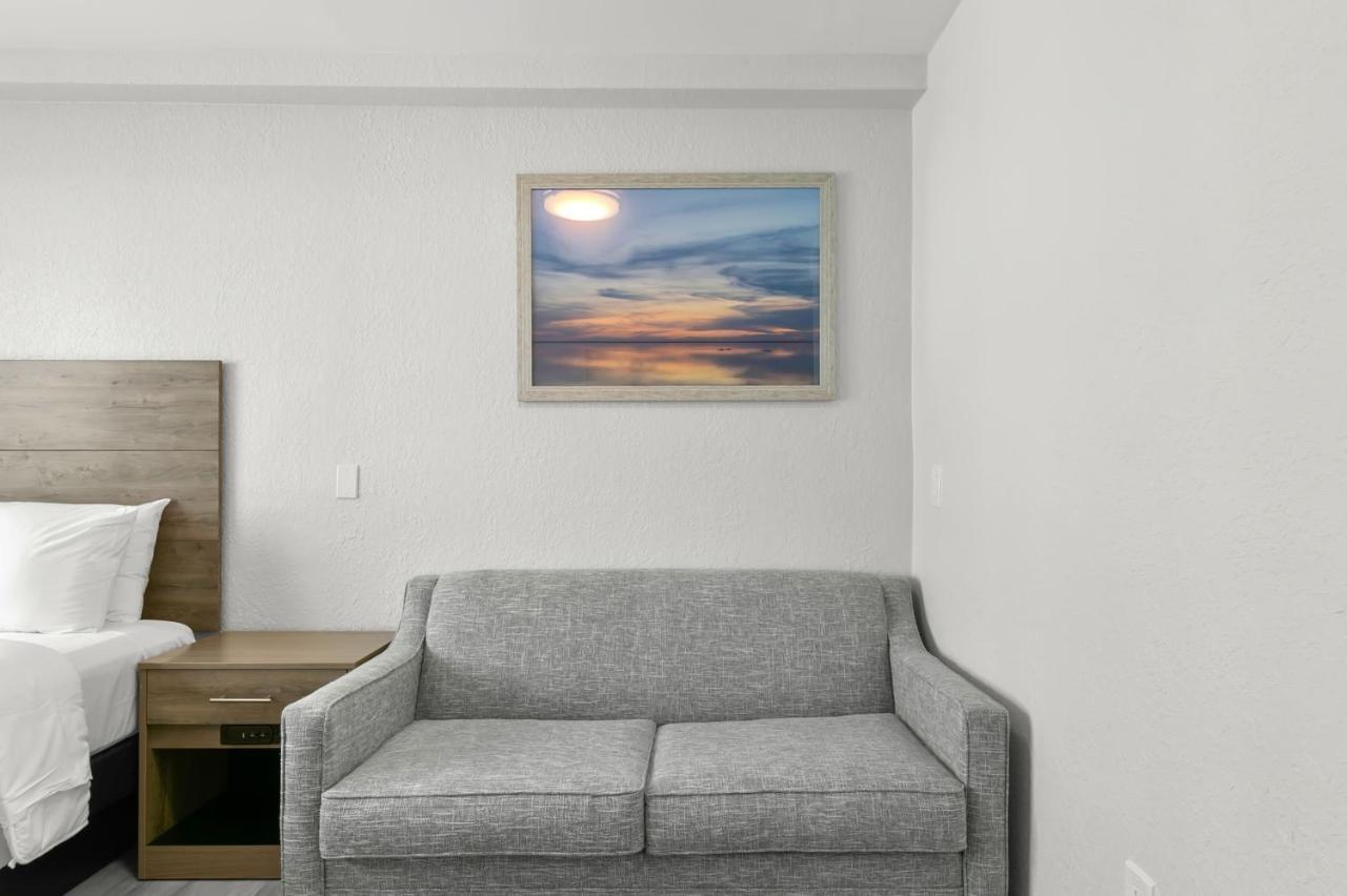 Grand Shores West Редингтън Шорс Екстериор снимка