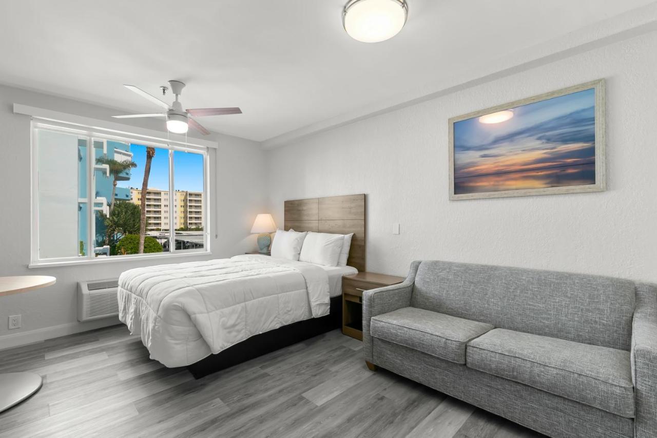 Grand Shores West Редингтън Шорс Екстериор снимка