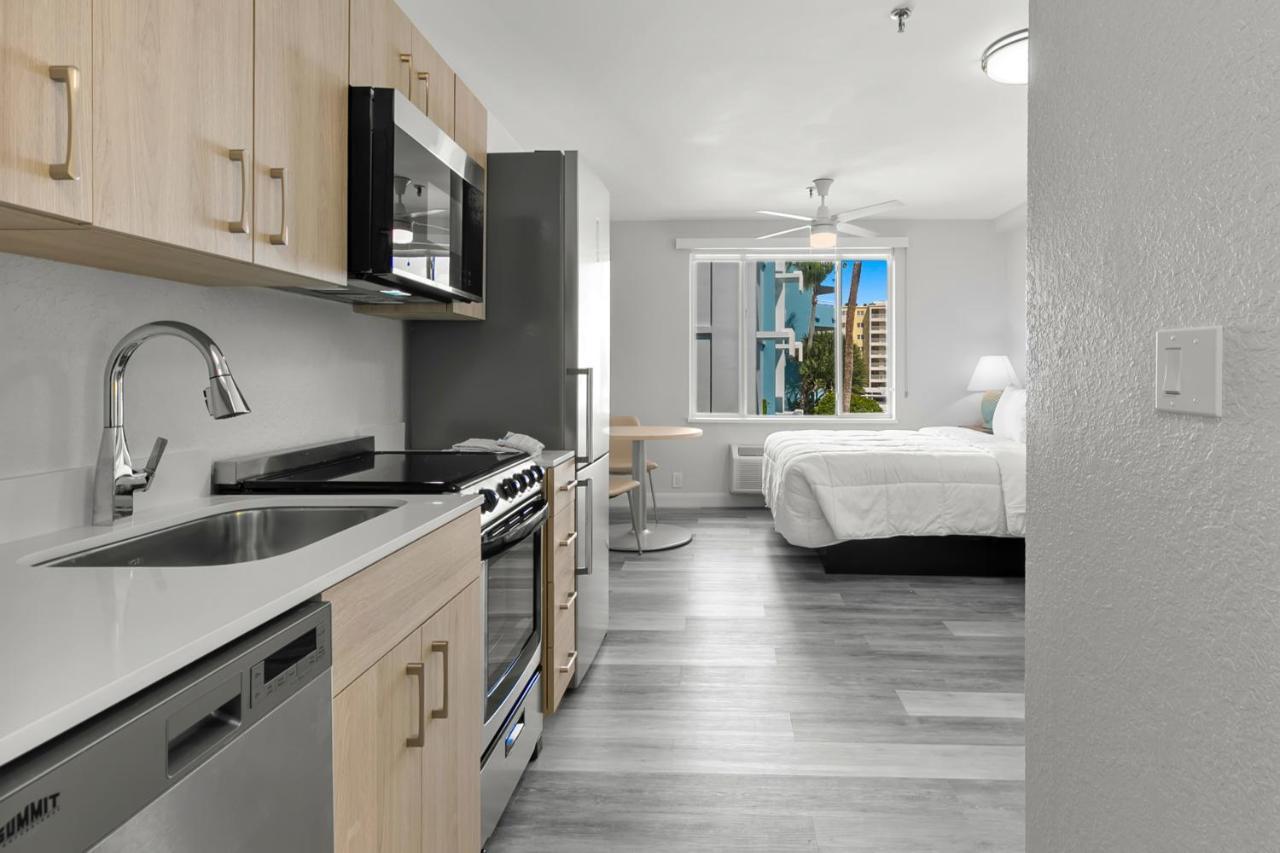 Grand Shores West Редингтън Шорс Екстериор снимка