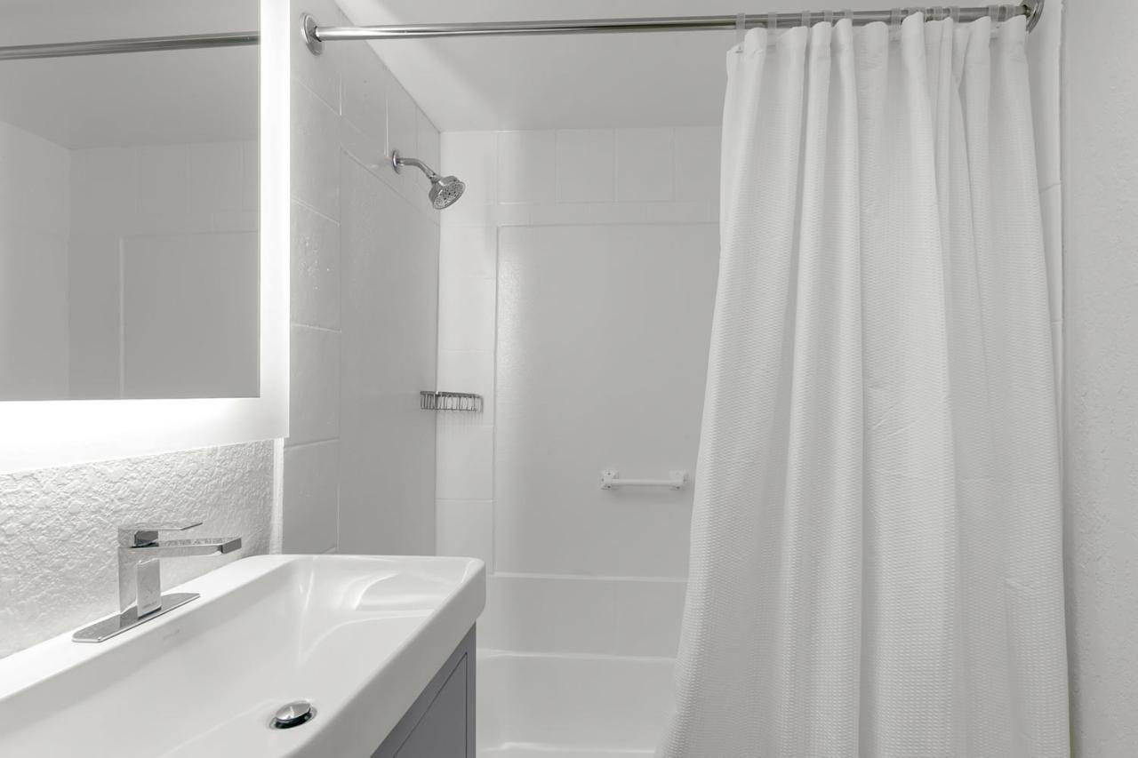 Grand Shores West Редингтън Шорс Екстериор снимка