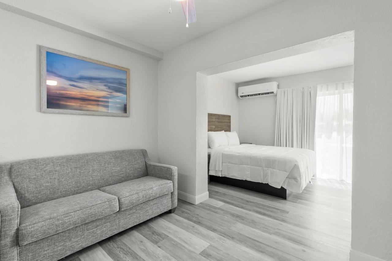 Grand Shores West Редингтън Шорс Екстериор снимка