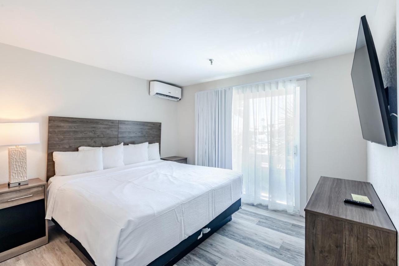 Grand Shores West Редингтън Шорс Екстериор снимка